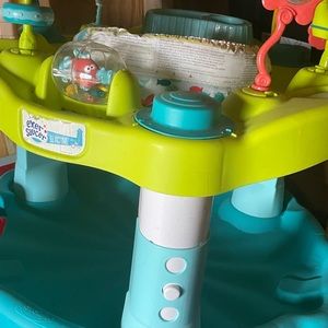 Exersaucer/ jumper activity center